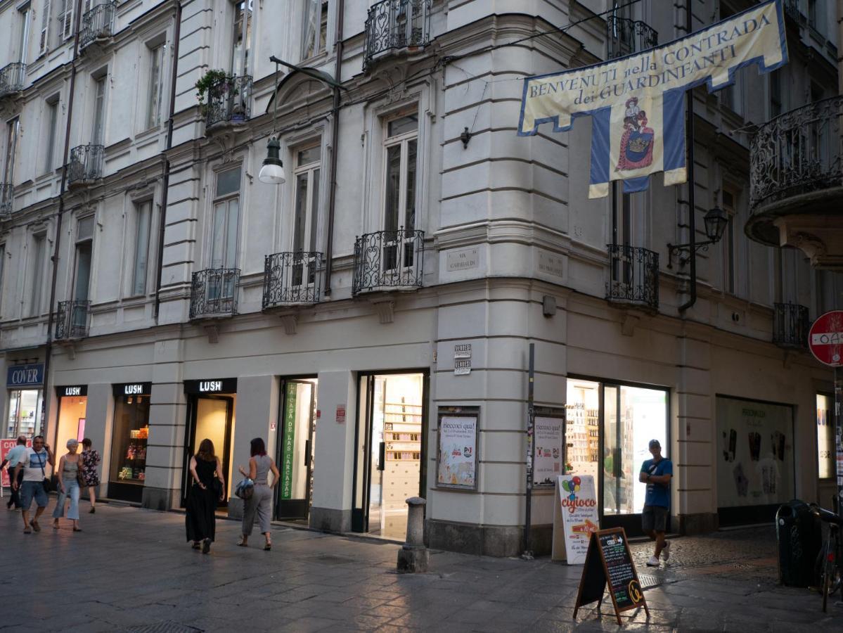 Mercanti E Viaggiatori Turijn Buitenkant foto